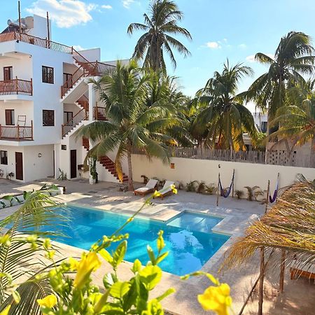 Mexhe Hotel El Cuyo Buitenkant foto