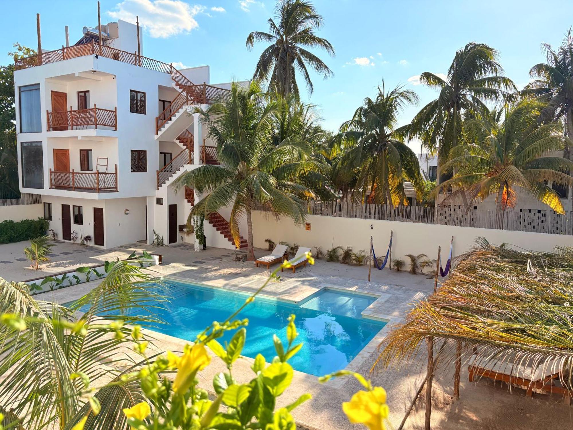Mexhe Hotel El Cuyo Buitenkant foto